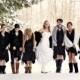 Mariée et demoiselles d'honneur d'hiver neigeux photo ♥ ♥ drôle de Noël de mariage photos de mariage Photographie réel