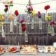 Günstige und Creative Garden Wedding Deko-Ideen ♥ Bunte Blüten in hängenden Glasflaschen für Hochzeit