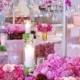 Hängende rosa Blumen und Leuchter aus Glas Droplets ♥ Pink Dream Wedding Decoration