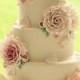 Rosen und Blumenblätter Hochzeitstorte