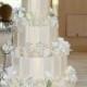 Четыре уровня Свадебный торт с полосами