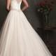 White sleeveless tulle wedding gown