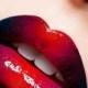 Rouge et violet Ombre lèvres.