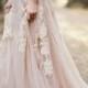 Blush Hochzeits-Kleid mit Spitze