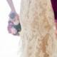 Beste Elegante Rückenfrei Buttons Dekoration Sweep Zug Spitze Hochzeitskleid