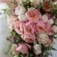 20 Stunning Cascading Bouquets & Experten-Tipps Von Floristen
