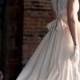 Löwenzahn-Eco-Brautkleid mit Siebdruck Detailing