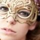 Victoriana Halloween-Maske in Gold Leder
