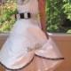 1950S دبوس لأعلى "أودري" فستان الزفاف في A مع رقصة البولكا نقطة صد، والأورجانزا حزام التنورة الشاي طول - مخصص لتناسب