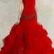 فستان الزفاف الأحمر