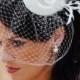 Haute Couture NWT Ivory Braut Feder-Blumen-wulstige Hochzeits-Hut Birdcage Veil