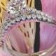 18K الذهب الأبيض "رشيق كاتدرائية فتح" الماس خاتم الخطوبة وخاتم الزواج