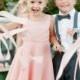 Очаровательны детей в свадебных нарядах 