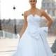 Organza Strapless Notched Neckline Pleated Bodice With Bow Accents A-line Skirt With Attached Chapel Train Hot Sell Wedding Dres