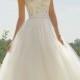 Classic Embroidered Lace On Tulle Wedding Dresses(HM0269)