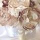 Bouquet de mariage de cru Inspiré Tissu Broche Bouquet En Ivoire Champagne Et Dusty Rose avec des perles strass et dentelle fait