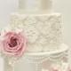 A fascinating flower wedding cake