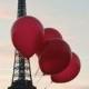 Red Balloons In Paris gerahmter Druck von Rebecca Plotnick