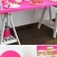 Neon Pink "Celebrate" Birthday Party {Decor, Dessert Table, fournitures, idées}