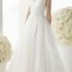 Graceful bridal gowns for big wedding party