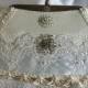 Vintage silk Wedding clutch, OOAK Couture Purse with vintage jewelry.  La Marelle Couture Designs, sac à main blanc