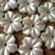 30 Flowers beads perelized white plastic 13mm