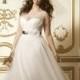 15 Beautiful Plus-Size Wedding Dresses