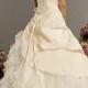 Elegant A-Line Strapless Applique Wedding Dress