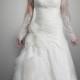 Sweetheart organza white wedding dress with long sleeves detachable lace bolero