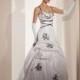 Pia Benelli Prestige, Vision blanc et noir - Superbes robes de mariée pas cher 