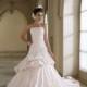 Halterloses Taffeta volle a-line-Brautkleid mit gestuften Pick-up-Rock und 3D Flower - Festliche Kleider 
