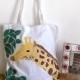 Giraffe shoulder bag/ tote bag hand painted/yellow/africa exotic animals/animal bag /shopping bags /women's handbag/women's gift/cotton