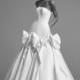 Viktor&Rolf Fall/Winter 2018 Zipper Up Charmeuse Vogue Chapel Train Bow Ivory Ball Gown Strapless Sleeveless Wedding Gown - Charming Wedding Party Dresses