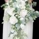 14 Amazing White Wedding Bouquet Photos You Will Love