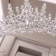 Fashion Silver Wedding Tiara//White Crystal Bridal Crown//Elegant Girls Birthday Party Crown//Silver Photoshoot Crown//Wedding Decor