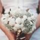 Vintage-Baumwolle und Brosche Wedding Bouquet