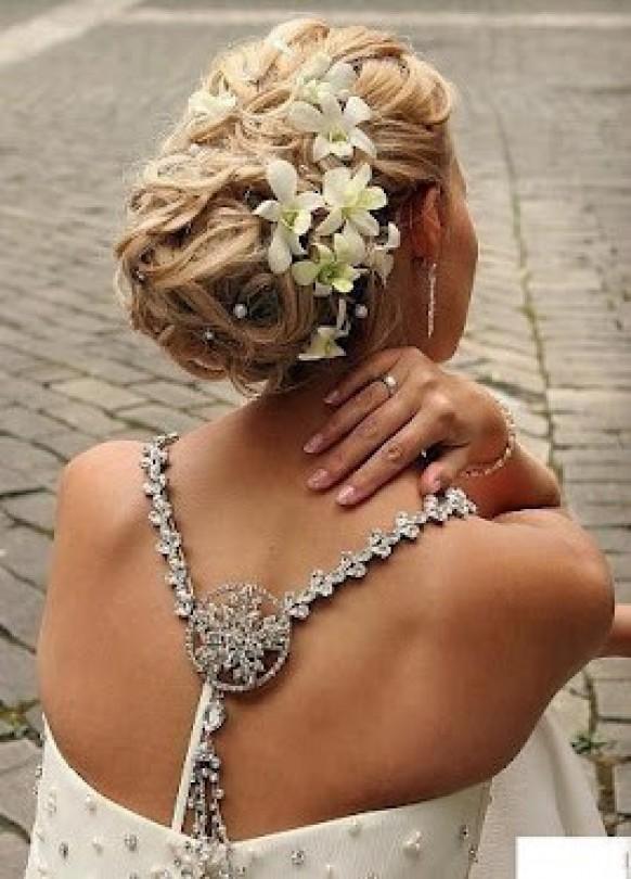 wedding photo - Elegant Wedding Bridal Wavy Updo with Flowers for Long Hair Gorgeous ♥ Open Back Wedding Dress 