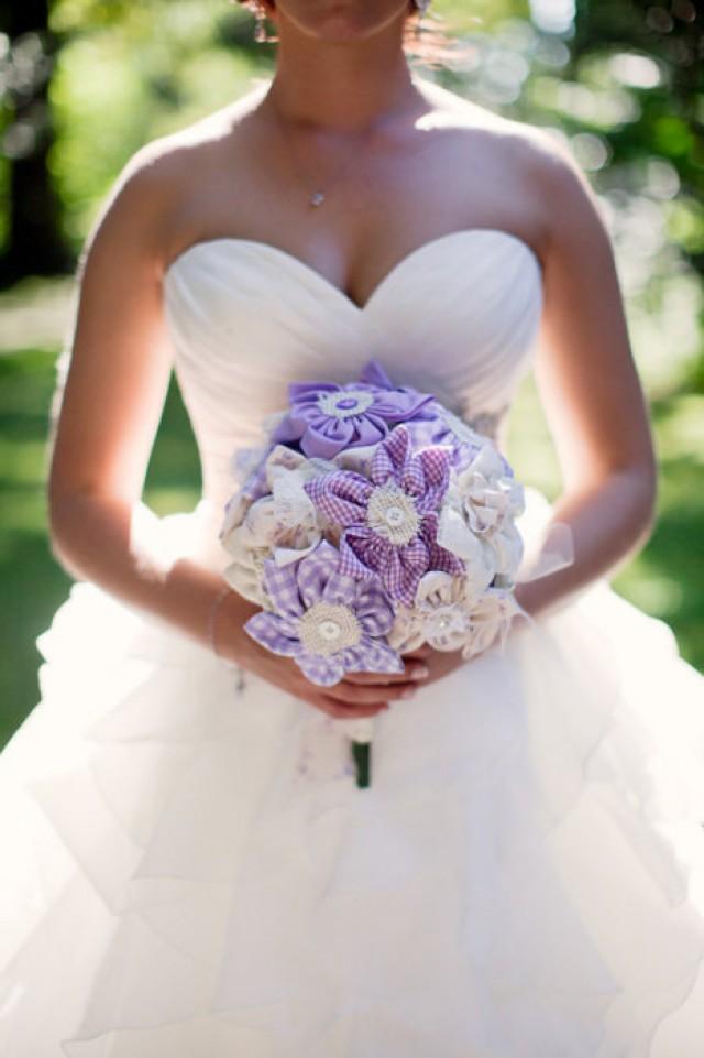 wedding photo - Adorable romantic daisy bouquet keepsake
