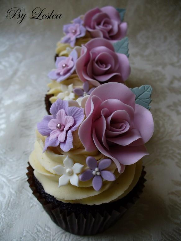 wedding photo - Roses Cupcakes - Vintage style