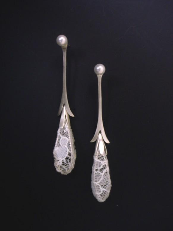 wedding photo - Silver earring with lace and pearl.