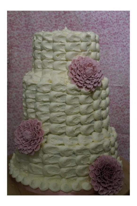 wedding photo - Buttercream Wedding Cake