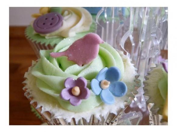 wedding photo - Birds, Buttons and Flowers Wedding Cupcakes