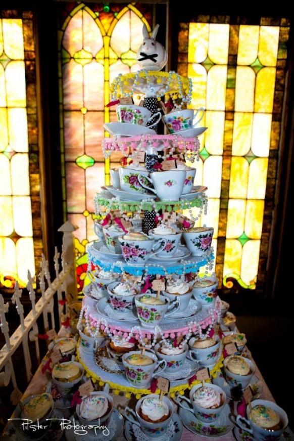 Themed Weddings Alice In Wonderland 1990376 Weddbook