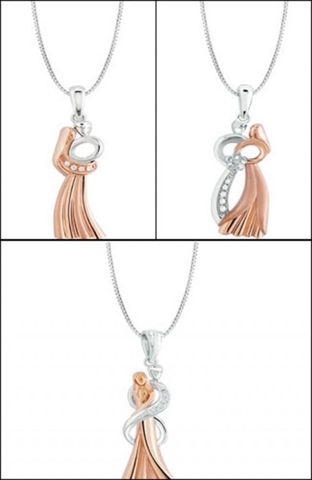 wedding photo - Inspired by the promise of eternal lovers, The Palace released 5 necklaces called "The Vow"