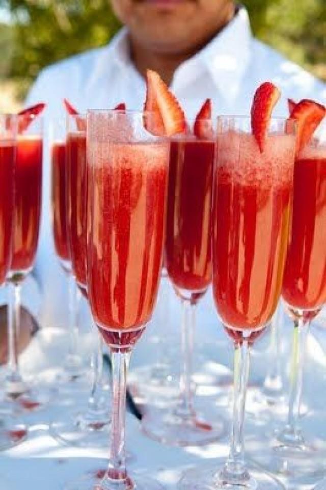 wedding photo - Fresh Strawberry Puree And Champagne. 
