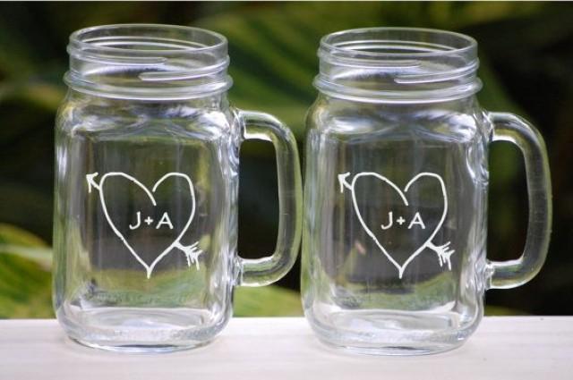 Toasting Glasses - Etched Mason Jar Glasses - Rustic Wedding Barn Decoration - Personalized Wedding Gift - Wedding Shower Gift - Mr And Mrs