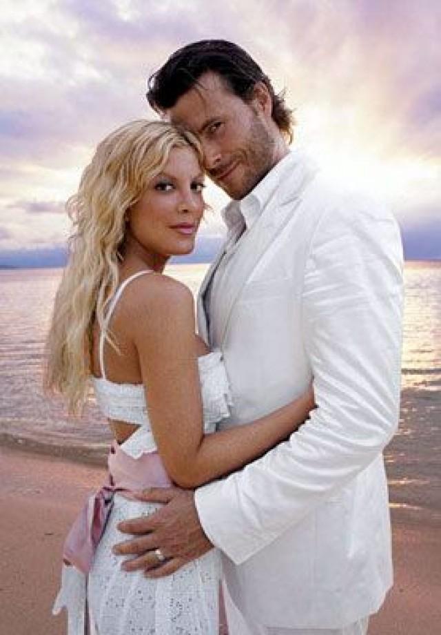 http://s3.weddbook.com/t1/2/0/6/2064633/celebrity-weddings.jpg