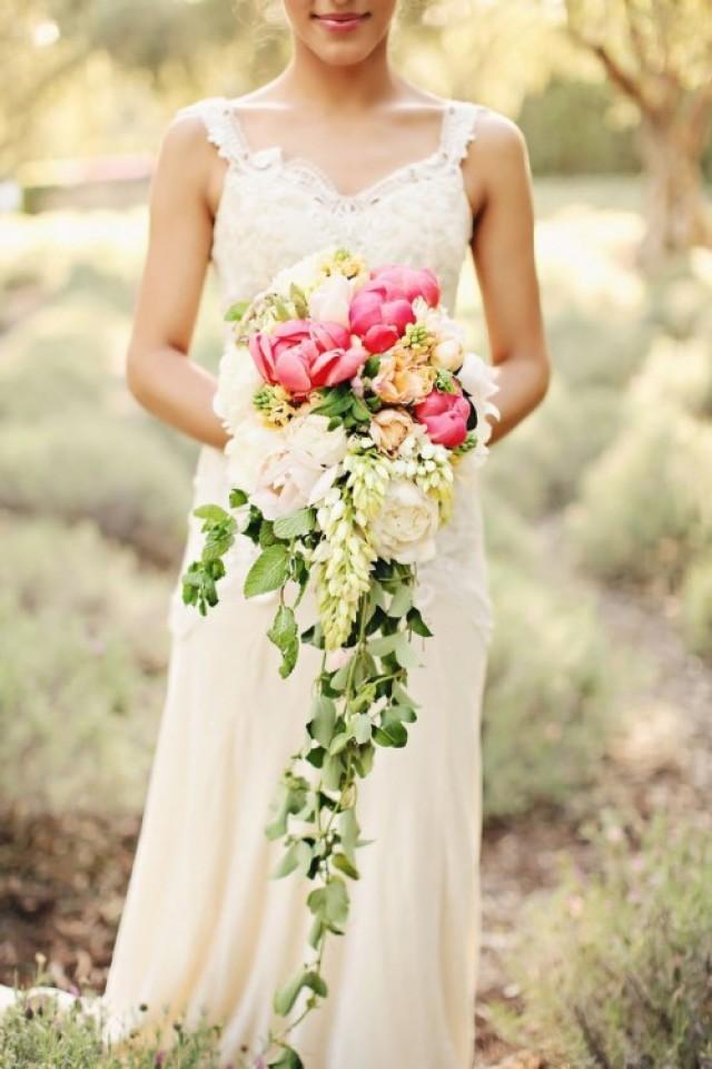 wedding photo - 50 Adorably Fresh And Romantic Spring Wedding Bouquets 