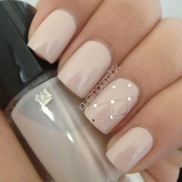 wedding photo - Sparkly Classy Wedding Manicure From Lancome