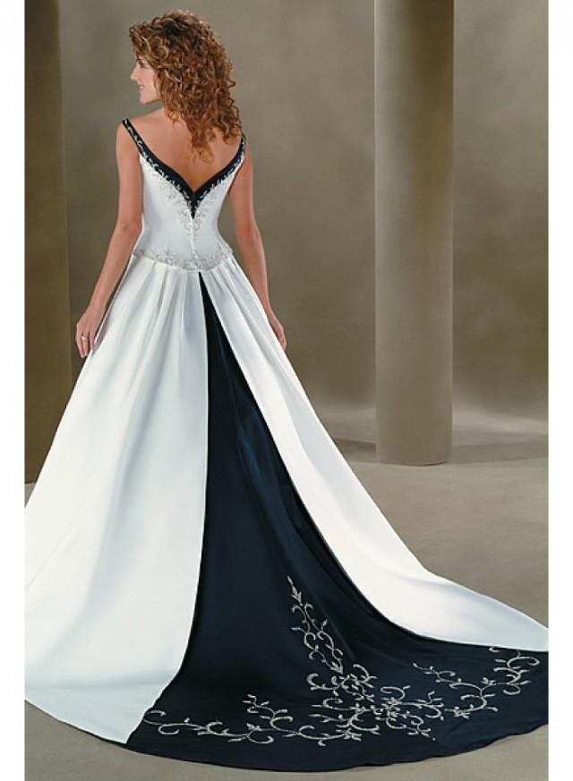 wedding photo - A-line V-neck Spaghetti strap Embroidery Empire Sweep-train Floor-length Wedding Dresses WE1634